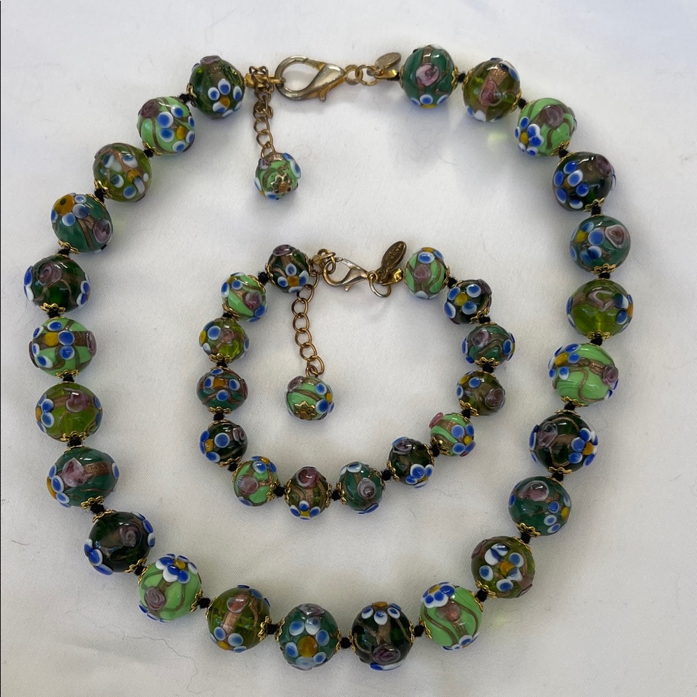 Elegant Beaded Necklace and Bracelet Set